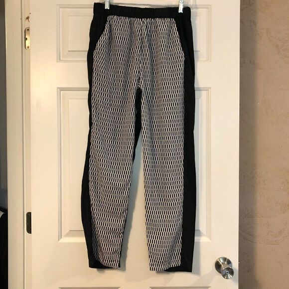 Nicole Miller Geometric Black and White Pants in Size M - Picture 2 of 11